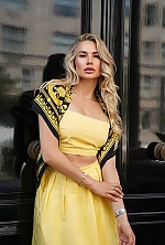 Ukrainian mail order bride Oksana from New York with blonde hair and green eye color - image 2