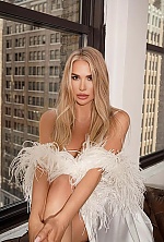 Ukrainian mail order bride Oksana from New York with blonde hair and green eye color - image 4