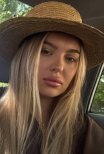 Ukrainian mail order bride Olena from Odesa with light brown hair and green eye color - image 4