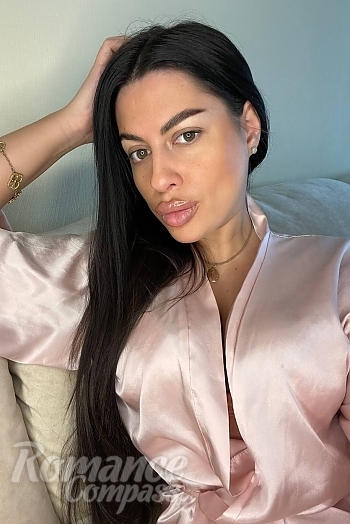 Ukrainian mail order bride Khrystyna from Zaporizhzhia with brunette hair and green eye color - image 1