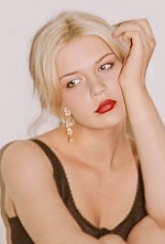 Ukrainian mail order bride Maria from London with blonde hair and blue eye color - image 8