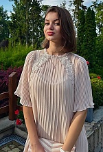 Ukrainian mail order bride Elizabet from Ternopil with brunette hair and brown eye color - image 2