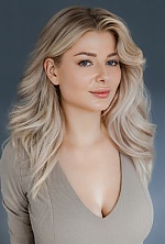 Ukrainian mail order bride Viktoria from Kyiv with blonde hair and green eye color - image 4
