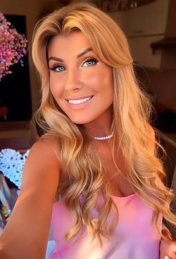 Tetiana, 46 y.o. from Bucharest, Romania