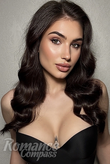 Ukrainian mail order bride Anastasia from Kyiv with light brown hair and green eye color - image 1