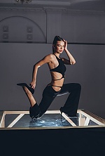 Ukrainian mail order bride Diana from Kryvyi Rih with brunette hair and blue eye color - image 4