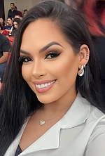 Ukrainian mail order bride Larissa from Manaus with black hair and black eye color - image 8