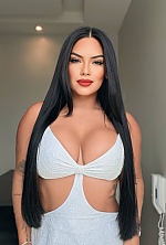 Ukrainian mail order bride Larissa from Manaus with black hair and black eye color - image 2