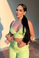 Ukrainian mail order bride Larissa from Manaus with black hair and black eye color - image 3