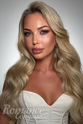 Ukrainian mail order bride Inna from Mykolaiv with blonde hair and green eye color - image 1