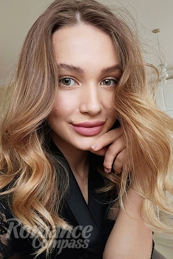 Ukrainian mail order bride Yana from Odesa with blonde hair and green eye color - image 1