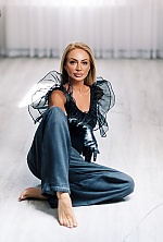 Ukrainian mail order bride Oksana from Los Angeles with blonde hair and blue eye color - image 4