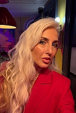 Ukrainian mail order bride Vladlena from Los Angeles with blonde hair and grey eye color - image 5