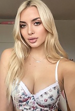 Ukrainian mail order bride Daryna from Warsaw with blonde hair and hazel eye color - image 4