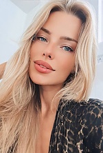 Ukrainian mail order bride Olena from Madrid with blonde hair and green eye color - image 9