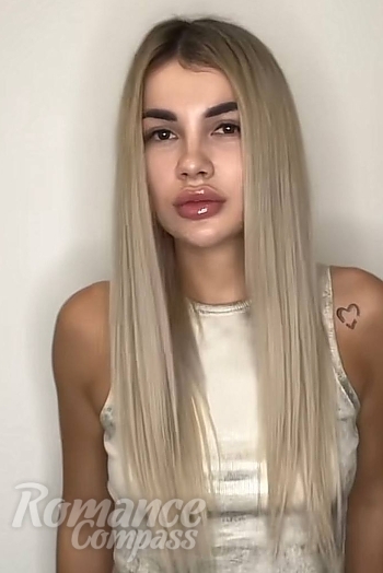 Ukrainian mail order bride Viktoriia from Kiyiv with blonde hair and brown eye color - image 1