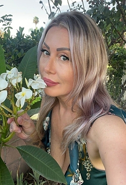 Yulia, 53 y.o. from Los Angeles, United States