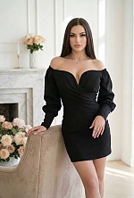 Ukrainian mail order bride Yuliia from Kharkiv with black hair and hazel eye color - image 6