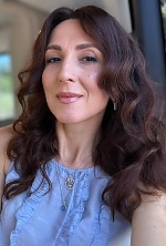 Ukrainian mail order bride Iryna from Gualdo Tadino with brunette hair and brown eye color - image 3