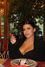 Ukrainian mail order bride Daria from Kiyiv with light brown hair and brown eye color - image 2