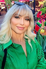 Ukrainian mail order bride Galyna from New York with blonde hair and green eye color - image 7