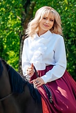 Ukrainian mail order bride Galyna from New York with blonde hair and green eye color - image 4