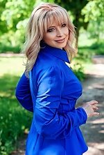 Ukrainian mail order bride Galyna from New York with blonde hair and green eye color - image 5