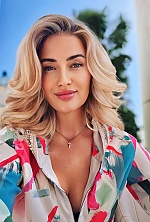 Ukrainian mail order bride Hanna from Kyiv with blonde hair and green eye color - image 4