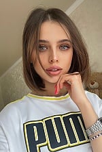 Ukrainian mail order bride Yana from New Orleans with brunette hair and hazel eye color - image 5