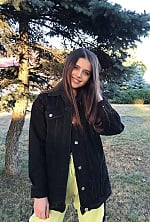 Ukrainian mail order bride Yana from New Orleans with brunette hair and hazel eye color - image 7