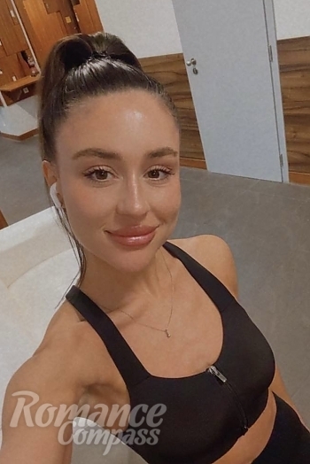 Ukrainian mail order bride Natalia from Praha 10 with brunette hair and brown eye color - image 1