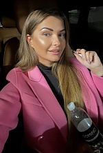 Ukrainian mail order bride Vera from Miami with light brown hair and blue eye color - image 10