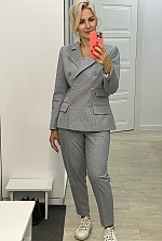 Ukrainian mail order bride Eva from Dubai with blonde hair and hazel eye color - image 5