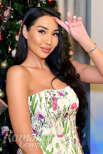 Ukrainian mail order bride Albina from Almaty with black hair and brown eye color - image 1