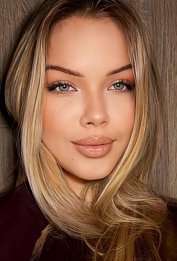 Daria, 18 y.o. from Kyiv, Ukraine