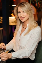 Ukrainian mail order bride Yuliya from Odesa with light brown hair and green eye color - image 9