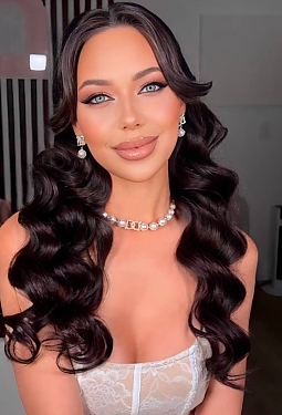 Anhelina, 23 y.o. from Ottawa, Canada