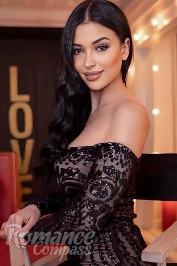 Ukrainian mail order bride Angela from Kyiv with brunette hair and brown eye color - image 1