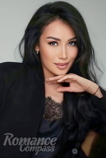 Ukrainian mail order bride Zhansaya from Norwalk with black hair and brown eye color - image 1