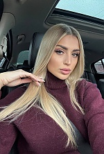 Ukrainian mail order bride Mariia from Rome with blonde hair and green eye color - image 8
