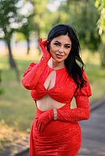 Ukrainian mail order bride Tetiana from Mykolayiv with black hair and green eye color - image 9