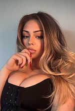 Ukrainian mail order bride Oleksandra from Kyiv with light brown hair and green eye color - image 8