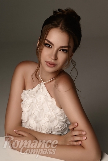 Ukrainian mail order bride Victoriia from Zaporizhzhya with light brown hair and brown eye color - image 1
