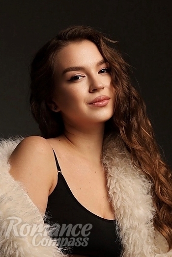 Ukrainian mail order bride Victoriia from Zaporizhzhya with light brown hair and brown eye color - image 1
