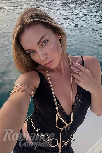 Ukrainian mail order bride Aleksandra from Odesa with blonde hair and green eye color - image 1