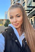Ukrainian mail order bride Anastasiya from Kyiv with light brown hair and green eye color - image 2