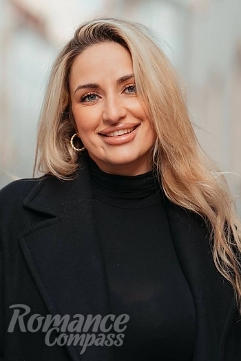 Ukrainian mail order bride Alina from Kropivnitskiy with blonde hair and grey eye color - image 1