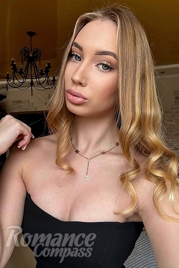 Ukrainian mail order bride Yelyzaveta from Odesa with light brown hair and blue eye color - image 1