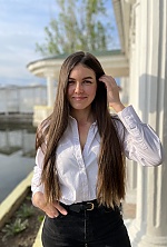 Ukrainian mail order bride Karyna from Mykolayiv with light brown hair and brown eye color - image 6