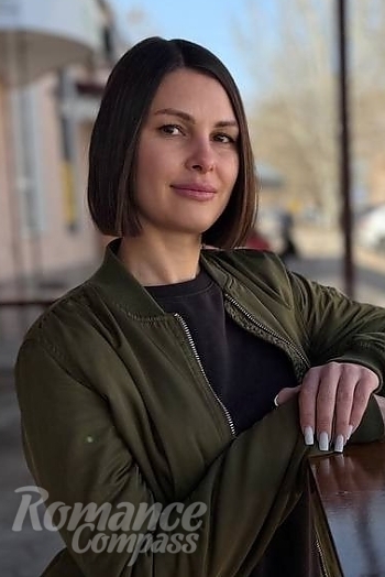 Ukrainian mail order bride Iryna from Mykolayiv with brunette hair and brown eye color - image 1